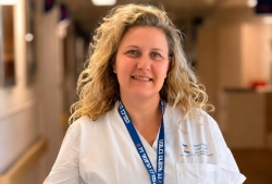 מיה קרת נבחרה לאחות אחראית במחלקת יולדות וביחידה לאם-עובר